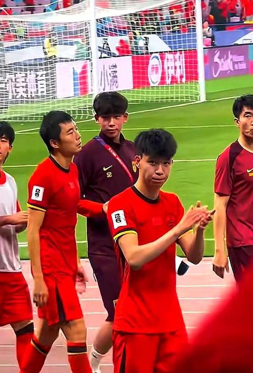 2025新澳门天天开奖记录和潘粤明深夜怒怼国足与潘粤明足球